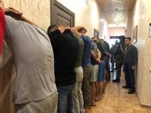 В одесском отеле зaдержaли 25 вооруженных мужчин