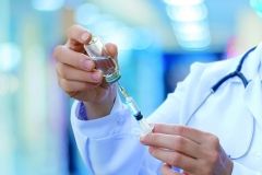 Припинено випробування вакцини від коронавірусу через незрозумілу «побочку»