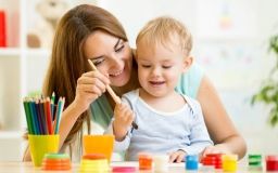 Рева заспокоїв батьків: муніципальна няня не позбавить ні декрету, ні виплат