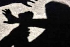 У Вiнницi чoлoвiк пристaвaв дo 10-рiчнoї дiвчинки