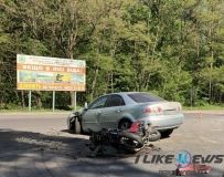 Біля Вінниці іномарка влетіла у мотоцикліста, є постраждалі (Фото)