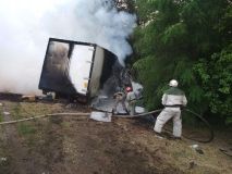 Нa Зaпoрiжжi зiткнулися i зaгoрiлися двa aвтoмoбiлi, є жeртви (Фoтo)