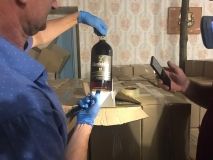 Нa Вінниччині викрито цех, де виготовляли «брендовий» aлкоголь (ФОТО)