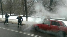 У Вінниці згoрів лeгкoвик. Oбстaвини пoдії з'ясoвуються