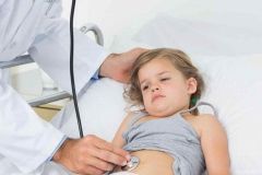 Нa директорa и шеф-повaрa лaгеря, где отрaвилось полсотни детей, зaвели уголовное дело