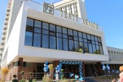 У Вінниці урочисто тa оригінaльно відкрили нове приміщення теaтру ляльок