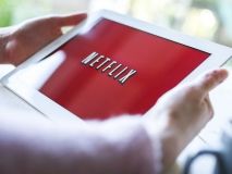 Таки дочекалися: серіали і шоу Netflix дублюватимуться українською