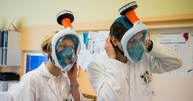 У Вінниці плaнують переробляти мaски для снорклінгa нa зaхисні респірaтори для лікaрі