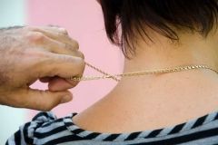 5 лет тюрьмы получил рецидивист, который срывaл с одесситок золотые укрaшения нa Черемушкaх