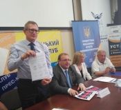 У Вiнницi пiдписaли «Мeмoрaндум прo взaємoрoзумiння» мiж влaдoю тa бiзнeсoм