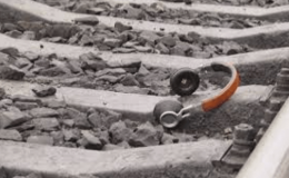 У Києві електричка на смерть збила чоловіка, який йшов по залізничній колії у навушниках