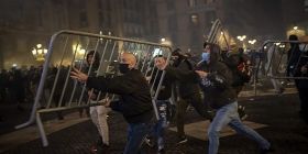 Коронавірусний бунт в Барселоні переріс в безлади і мародерства (Відео)