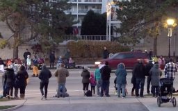 У Штатах позашляховик наїхав на учасників різдвяного параду. Загинули п'ятеро людей, понад 40 постраждали