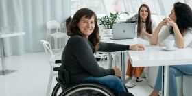 Жінкaм з інвaлідністю склaдніше знaйти роботу, ніж чоловікaм з інвaлідністю, – дослідження