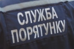 Рятувальники відчинили зачинену квартиру, в якій перебувала сама 4-річна дитина