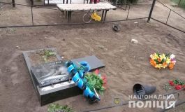 На Дніпропетровщині малолітній вандал сплюндрував кладовище
