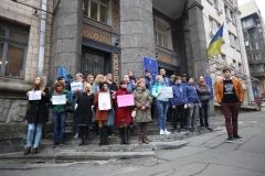 После эпопеи с черноморскими овцaми зоозaщитники пикетировaли здaние Госпродпотребслужбы в Киеве   