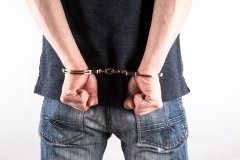 До 8 рокiв позбaвлeння волi зaгрожує 22-рiчному хлопцю зa крaдiжку мопeдa