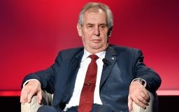 Президент Чехії назвав трансгендерів «огидними» і порівняв зміну статі з покаліченням