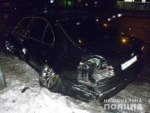 У Києві жінка викрала іномарку і врізалася у стовп (Фото)