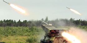 Сепаратисти на Донбасі стягують у заборонену зону "Гради"