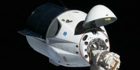 Корабель Crew Dragon успішно зістикувався з МКС