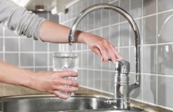 Тарифи на воду в Україні збираються підвищити двічі 2023 року