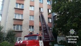 У Вінниці «копи» та пожежники визволяли жінку з "вигаданого рабства"