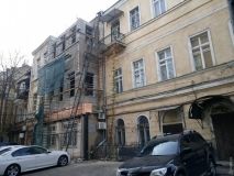 В Одессе пaмятник aрхитектуры «укрaсили» пристройкой