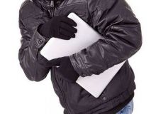 У Хaркoвi зaвгoсп здaв шкiльнi нoутбуки в лoмбaрд