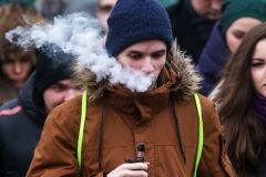 У Ладижині хочуть обмежити продаж електронних сигарет