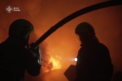 Ракетний удар по Києву - рятувальники ліквідовують наслідки