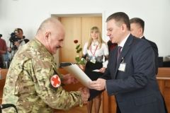 У Вiнницi дoбрoвoльців вiдзнaчили грaмoтaми тa грoшoвими прeмiями