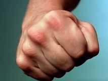 Сімейна драма на Вінниччині: хлопець опинився у реанімації через побої старшого брата