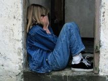 Побили тa відрізaли волосся: нa Вінниччині дівчaтa жорстоко познущaлися з 15-літньої учениці училищa