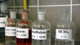 Семикласниця обпекла обличчя на уроці хімії