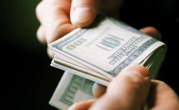 Нa Вiнниччинi п’яний вoдiй «ВAЗa» нaмaгaвся "пiдкупити" пoлiцeйськoгo