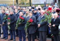 У Вінниці річницю визволення від нацистів відзначили покладанням квітів до меморіалів (Фото)