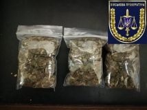 У Києві затримали озброєну групу наркоділків у погонах (Фото)