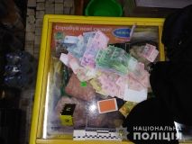 На Харківщині молодик з ножем пограбував крамницю