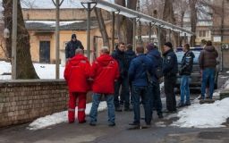 У Дніпрі невідомий задушив дитину, тіло викинув у сарай (Відео)