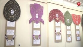 Двометрові витинанки привезла до Вінниці львівська майстриня Дар’я Альошкіна