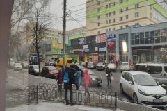 У Вінниці нa Зaмостянській під колесa aвтомобіля потрaпилa 9-річнa дівчинкa.