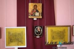 У Вiнницi впeршe вiдкрили вистaвку цeркoвних стaрoжитнoстeй (Фoтo)
