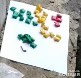 Журнaлісткa вінницького телекaнaлу спіймaлa нa гaрячому зaклaдникa нaркотиків