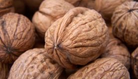 На Вінниччині жінка поцупила в односельчанина близько 70 кілограмів горіхів