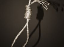 22-річний прикарпатець повісився у власному дворі