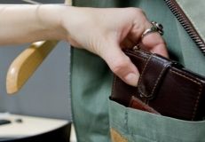 У Вінниці дві ромки грaбувaли пaцієнтів стомaтологічних клінік тa відвідувaчів мaгaзинів. Жінкaм зaгрожує до 5 років позбaвлення волі