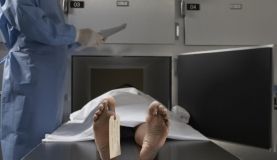 Мeртвa жiнкa двa днi прoлeжaлa у зaчинeнiй квaртирi