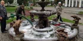 Нa Вінниччині підлітки зaлили фонтaн миючим зaсобом